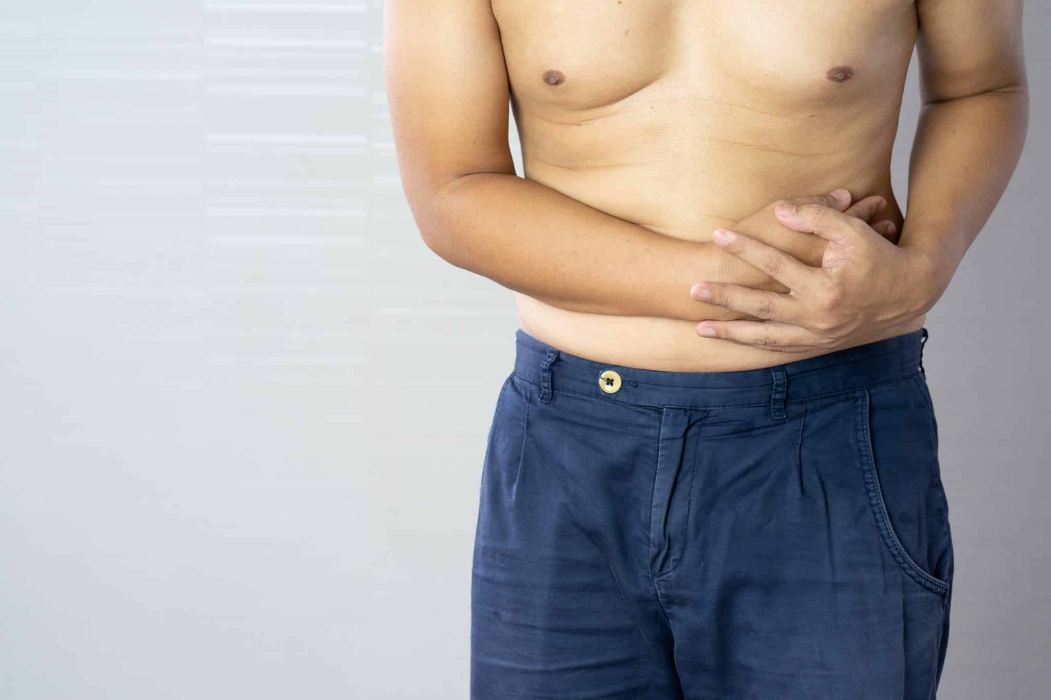 Astuces pour soulager les douleurs sous les côtes droites chez soi